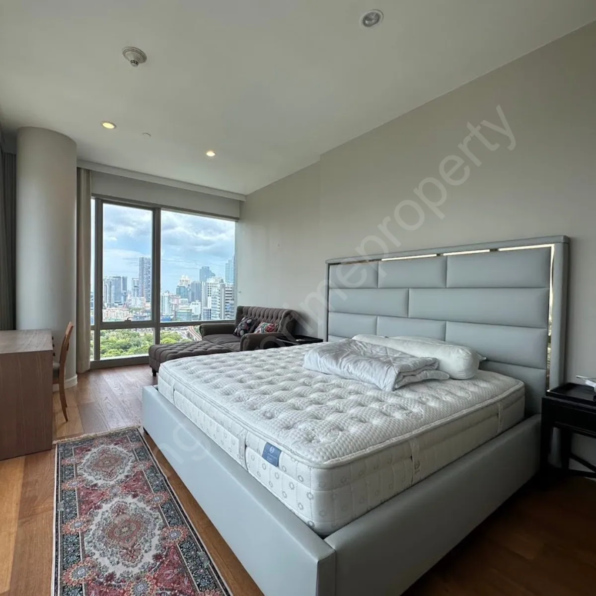 185 Rajadamri — source photograph 1