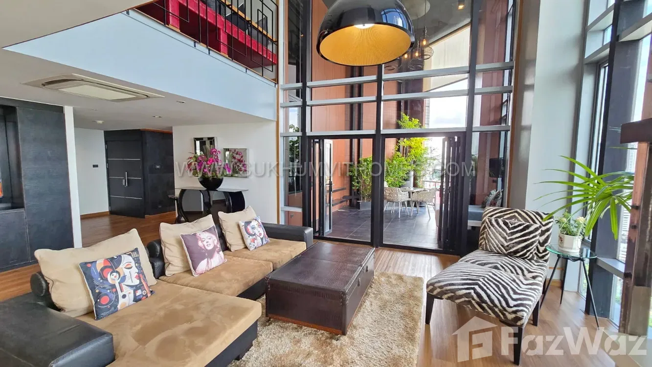 CRC Tower All Seasons Mansion — source-listed rental photograph 1