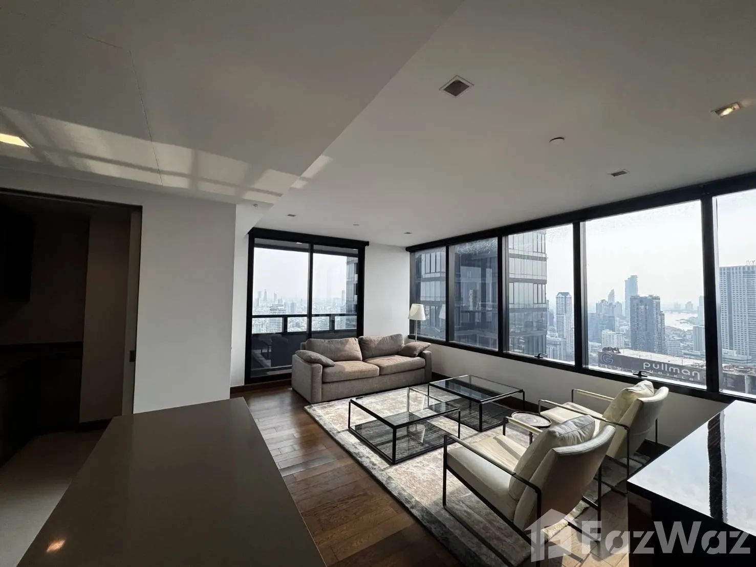 M Silom — source-listed rental photograph 1