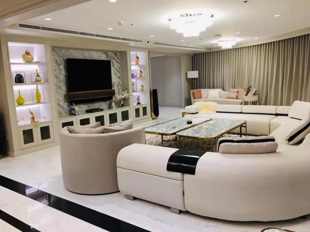 Eight Thonglor Residences — source photograph 1